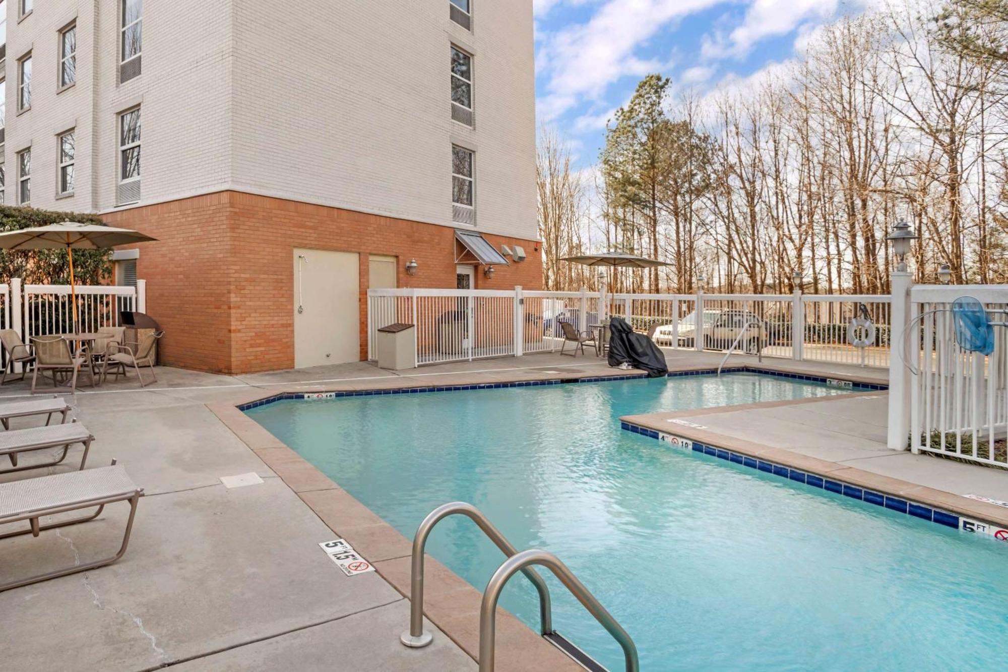 Comfort Suites Near Birkdale Village- Huntersville Dış mekan fotoğraf