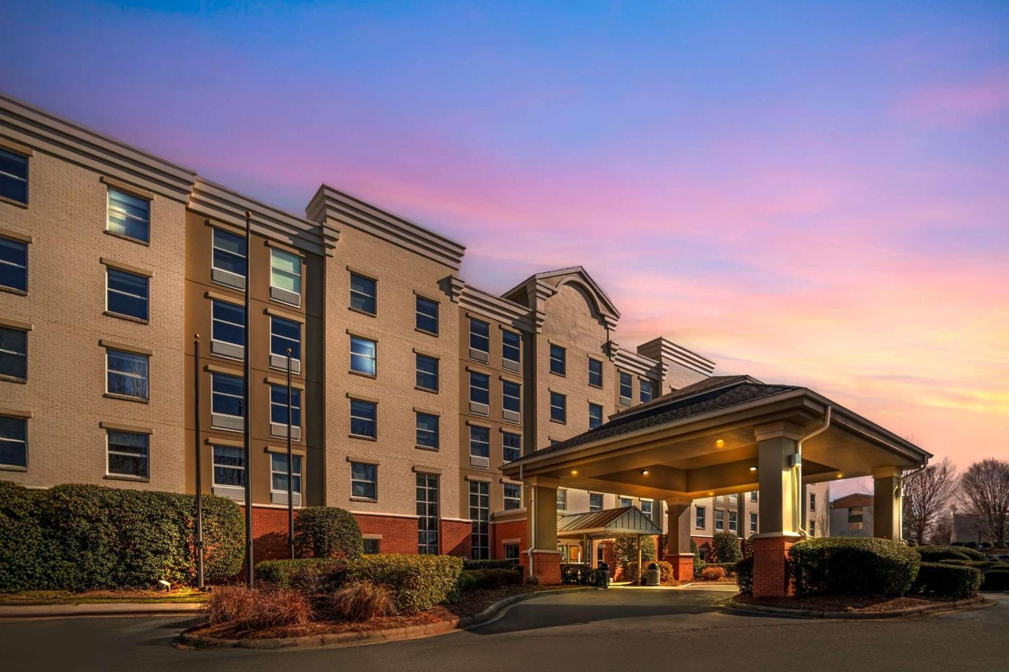 Comfort Suites Near Birkdale Village- Huntersville Dış mekan fotoğraf